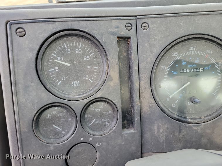 image for item NB9863 2003 Freightliner Johnston FC-70 street sweeper truck