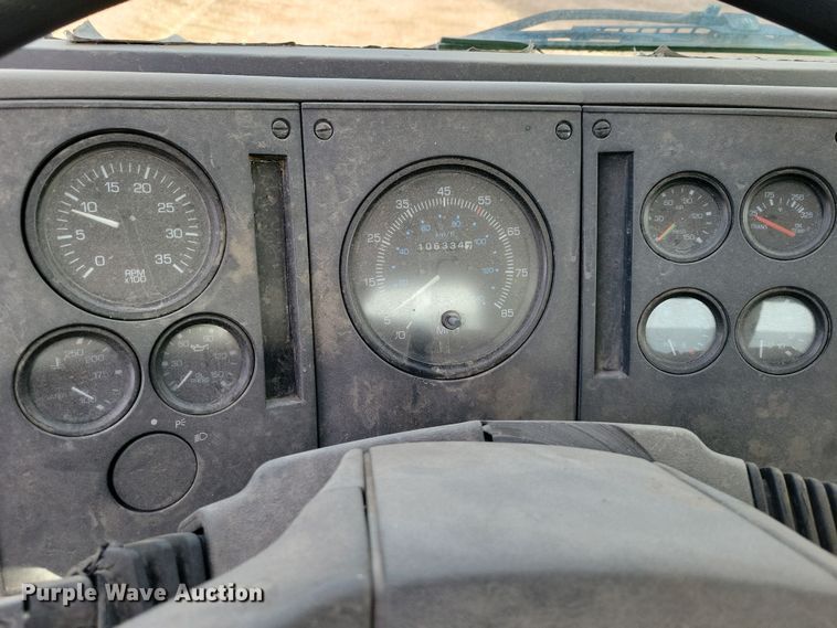 image for item NB9863 2003 Freightliner Johnston FC-70 street sweeper truck