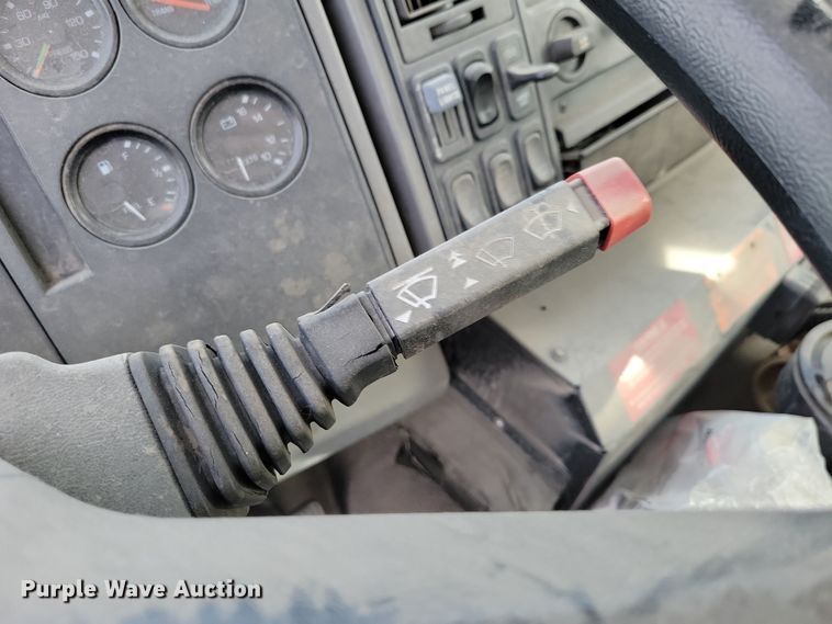 image for item NB9863 2003 Freightliner Johnston FC-70 street sweeper truck