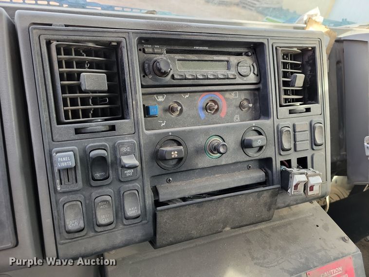 image for item NB9863 2003 Freightliner Johnston FC-70 street sweeper truck