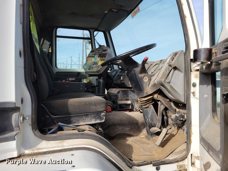 image for item NB9863 2003 Freightliner Johnston FC-70 street sweeper truck