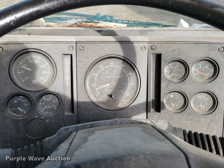 image for item NB9863 2003 Freightliner Johnston FC-70 street sweeper truck