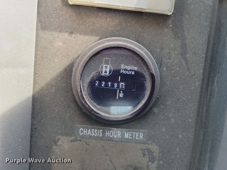 image for item NB9863 2003 Freightliner Johnston FC-70 street sweeper truck