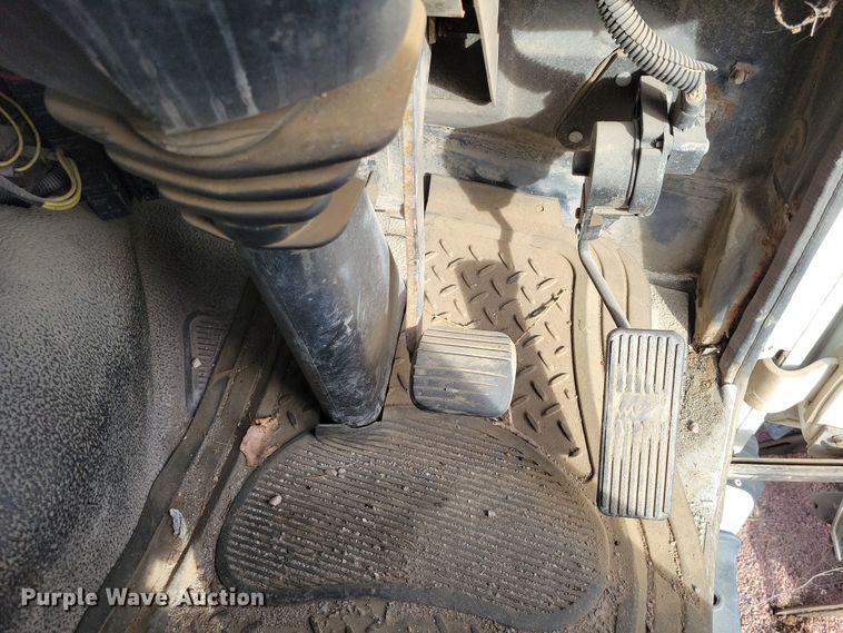 image for item NB9863 2003 Freightliner Johnston FC-70 street sweeper truck