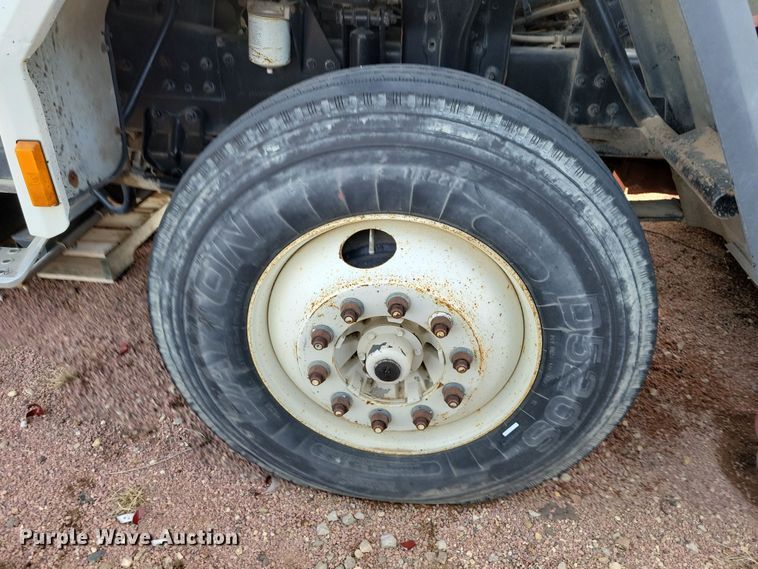 image for item NB9863 2003 Freightliner Johnston FC-70 street sweeper truck