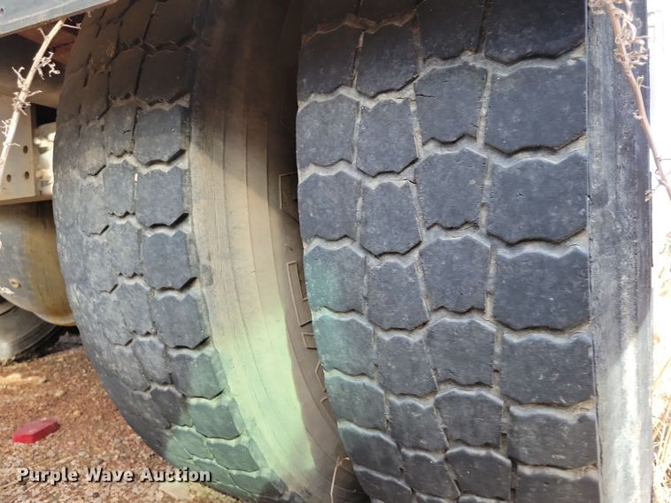 image for item NB9863 2003 Freightliner Johnston FC-70 street sweeper truck