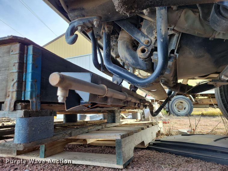 image for item NB9863 2003 Freightliner Johnston FC-70 street sweeper truck