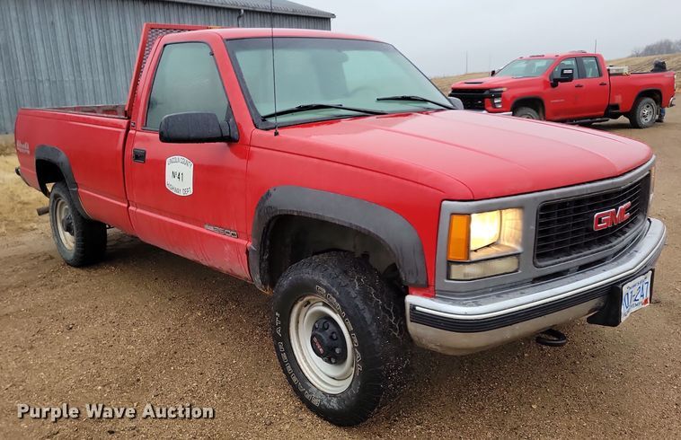 image for item NB9871 1999 GMC Sierra 2500 pickup truck