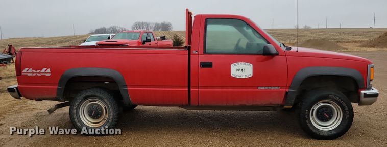 image for item NB9871 1999 GMC Sierra 2500 pickup truck