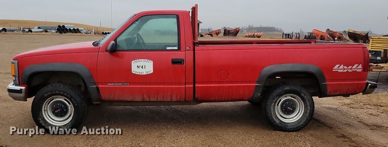 image for item NB9871 1999 GMC Sierra 2500 pickup truck