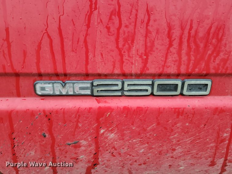 image for item NB9871 1999 GMC Sierra 2500 pickup truck