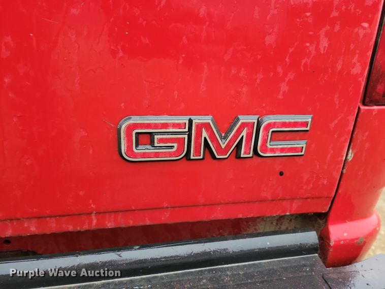 image for item NB9871 1999 GMC Sierra 2500 pickup truck
