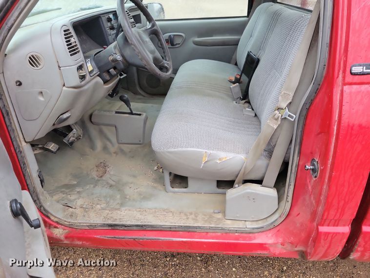 image for item NB9871 1999 GMC Sierra 2500 pickup truck