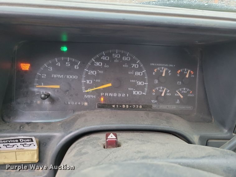 image for item NB9871 1999 GMC Sierra 2500 pickup truck