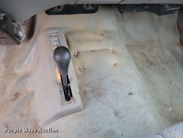 image for item NB9871 1999 GMC Sierra 2500 pickup truck