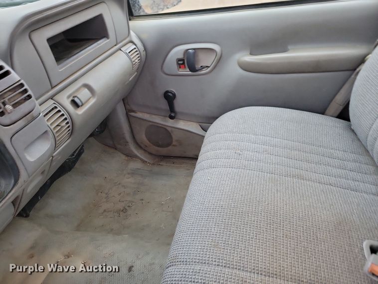 image for item NB9871 1999 GMC Sierra 2500 pickup truck