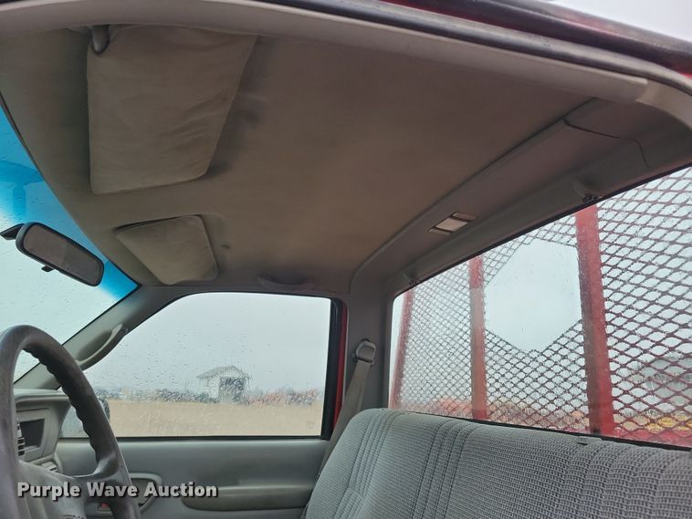 image for item NB9871 1999 GMC Sierra 2500 pickup truck