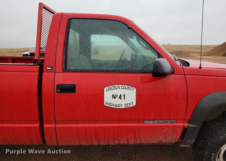 image for item NB9871 1999 GMC Sierra 2500 pickup truck