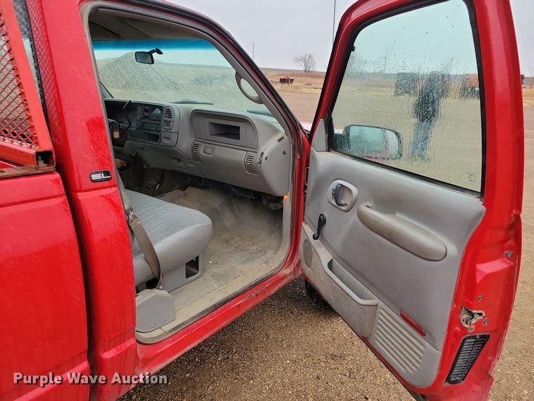 image for item NB9871 1999 GMC Sierra 2500 pickup truck