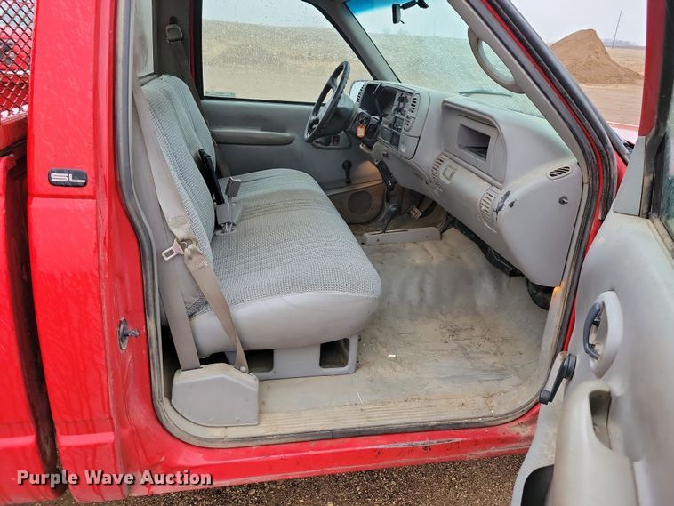 image for item NB9871 1999 GMC Sierra 2500 pickup truck