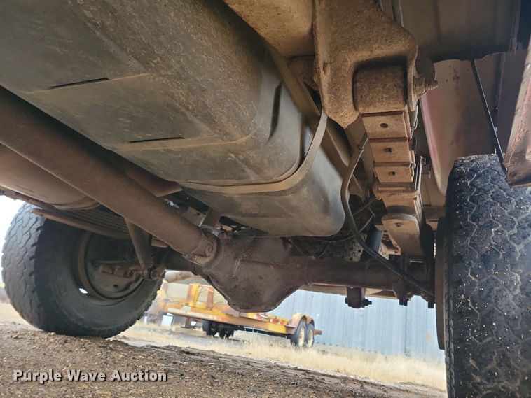 image for item NB9871 1999 GMC Sierra 2500 pickup truck