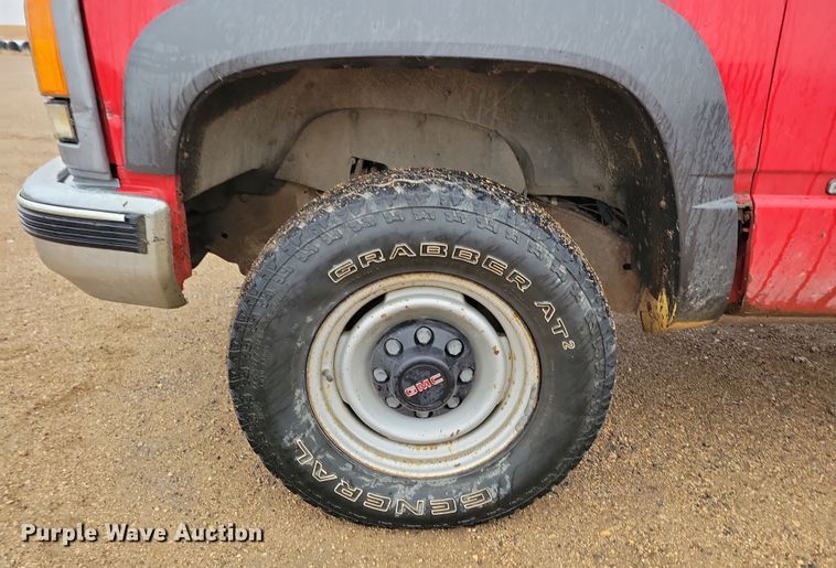 image for item NB9871 1999 GMC Sierra 2500 pickup truck