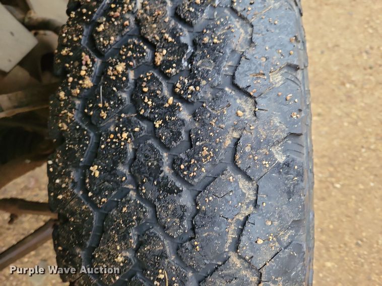 image for item NB9871 1999 GMC Sierra 2500 pickup truck