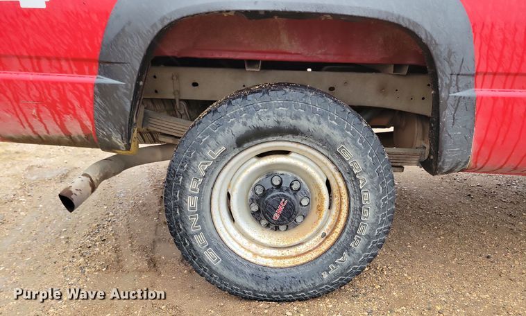 image for item NB9871 1999 GMC Sierra 2500 pickup truck