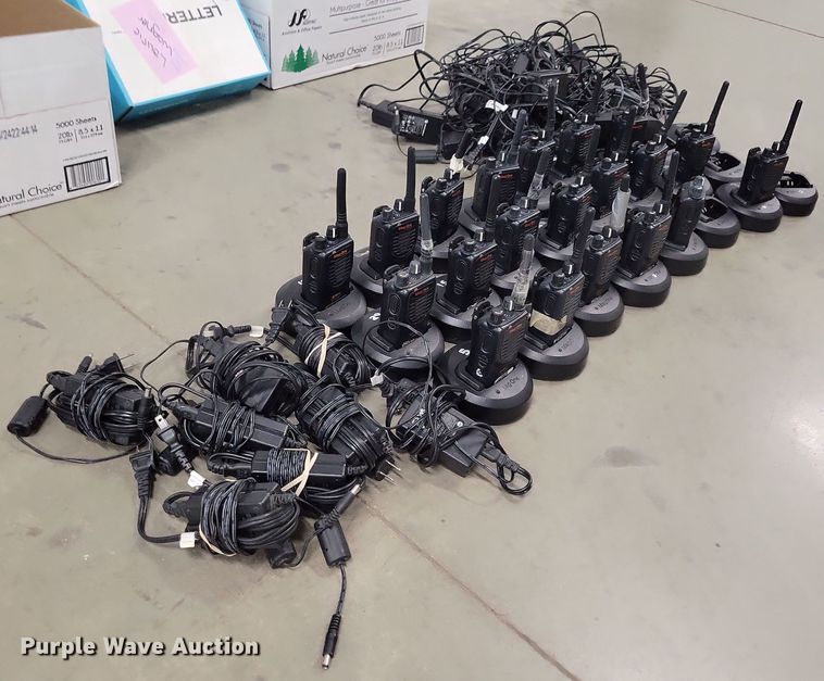 image for item NB9895 (20) Motorola Mag One BPR 40 radios