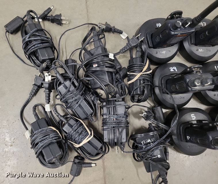 image for item NB9895 (20) Motorola Mag One BPR 40 radios