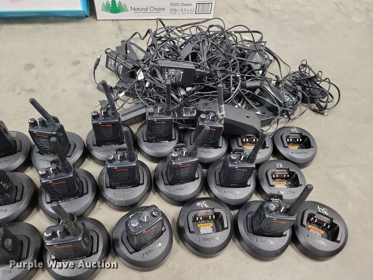 image for item NB9895 (20) Motorola Mag One BPR 40 radios