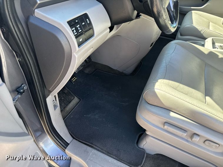 image for item NN9594 2014 Honda Odyssey van