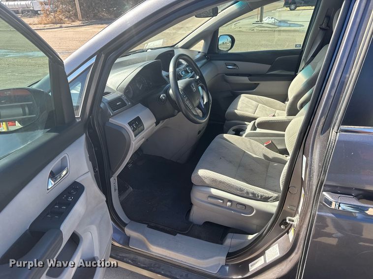 image for item NN9597 2015 Honda Odyssey van