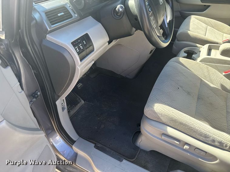 image for item NN9597 2015 Honda Odyssey van