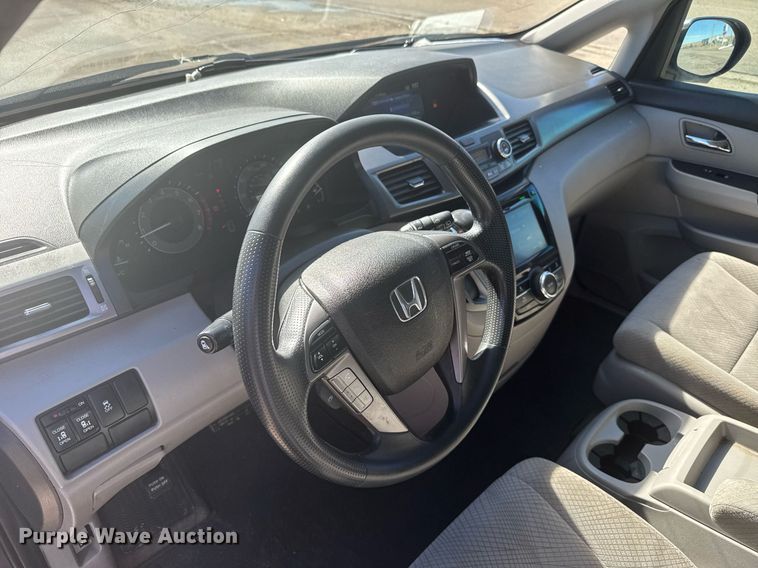 image for item NN9597 2015 Honda Odyssey van