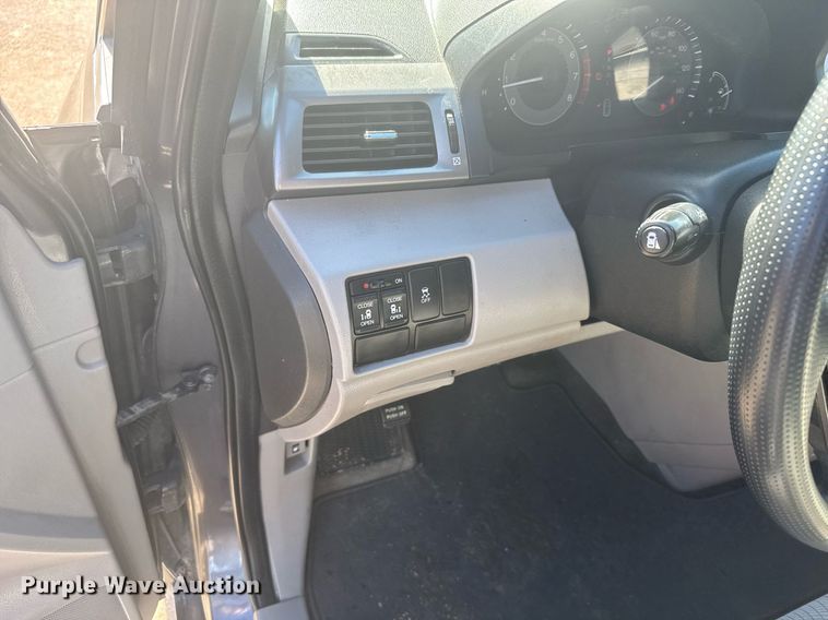 image for item NN9597 2015 Honda Odyssey van