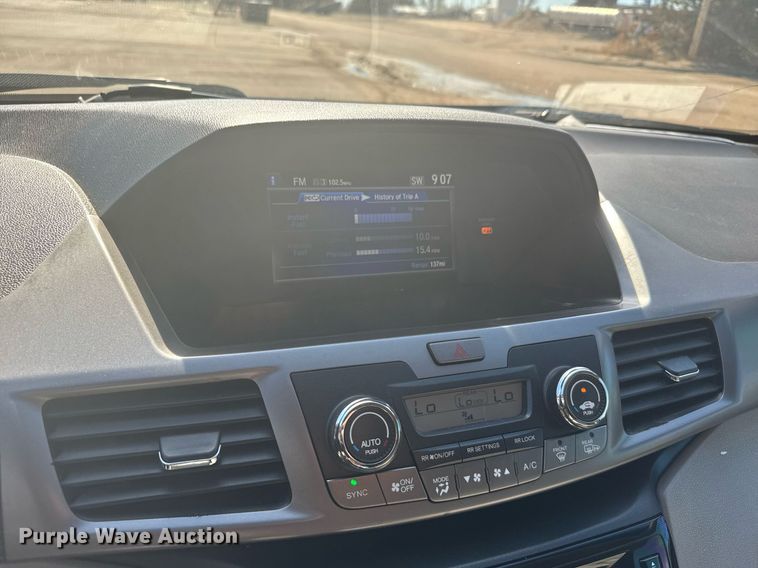 image for item NN9597 2015 Honda Odyssey van