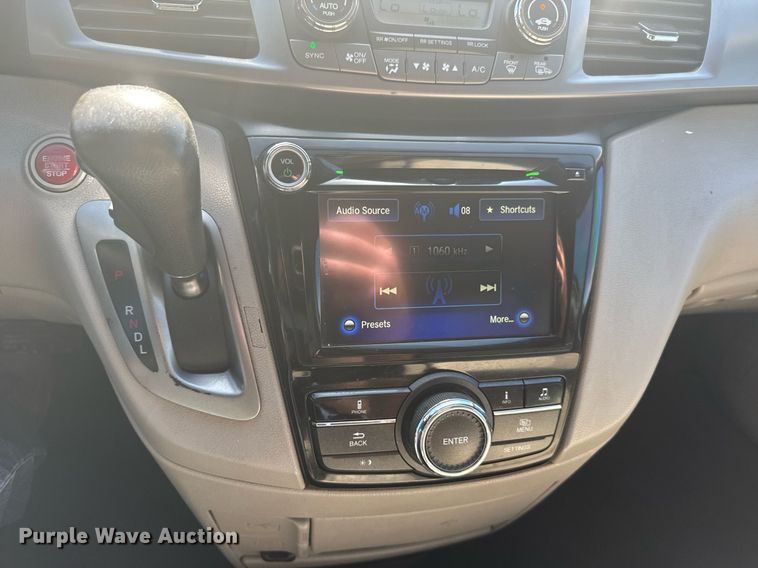 image for item NN9597 2015 Honda Odyssey van