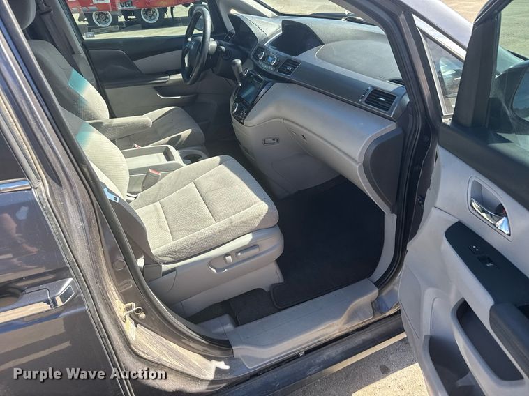 image for item NN9597 2015 Honda Odyssey van