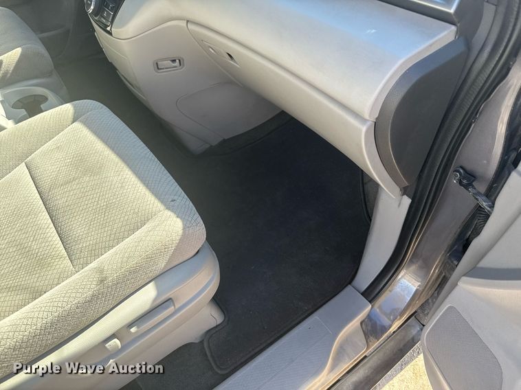 image for item NN9597 2015 Honda Odyssey van