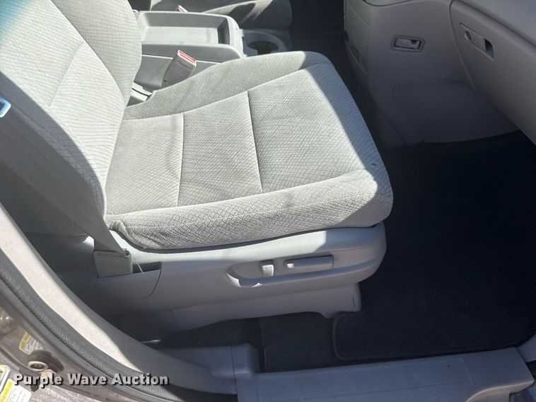 image for item NN9597 2015 Honda Odyssey van