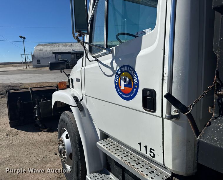 image for item NN9625 1998 Freightliner FL80 dump truck