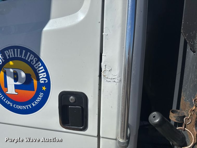 image for item NN9625 1998 Freightliner FL80 dump truck