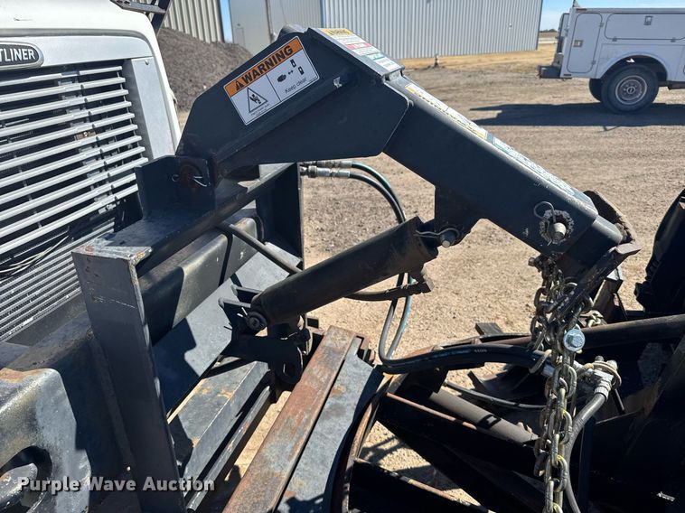 image for item NN9625 1998 Freightliner FL80 dump truck