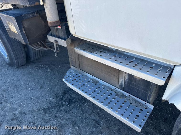 image for item NN9625 1998 Freightliner FL80 dump truck