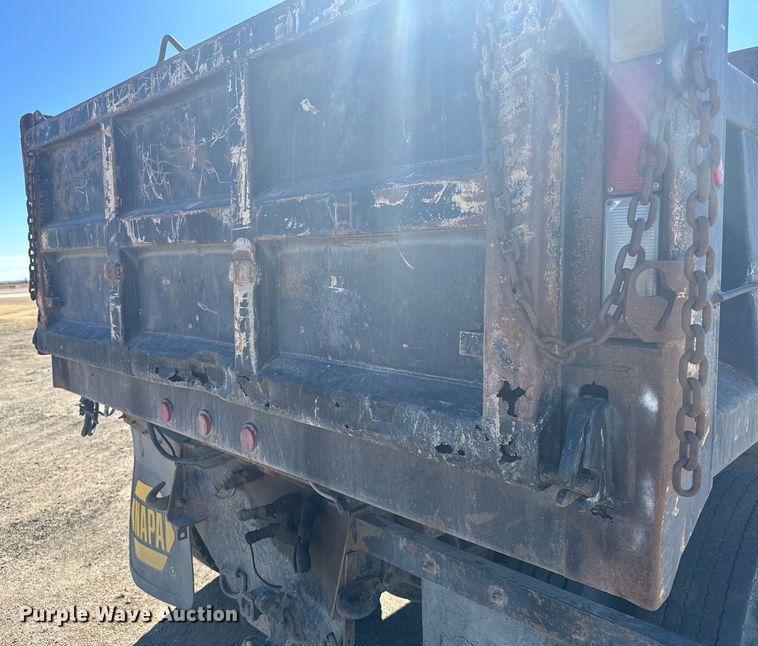 image for item NN9625 1998 Freightliner FL80 dump truck