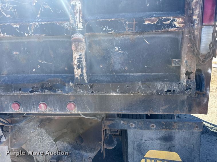 image for item NN9625 1998 Freightliner FL80 dump truck