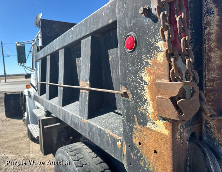 image for item NN9625 1998 Freightliner FL80 dump truck