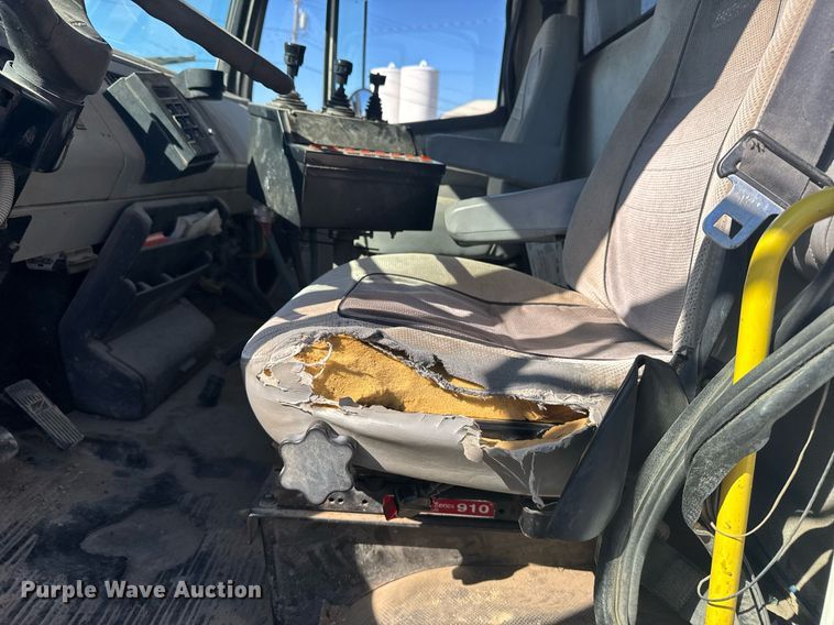 image for item NN9625 1998 Freightliner FL80 dump truck