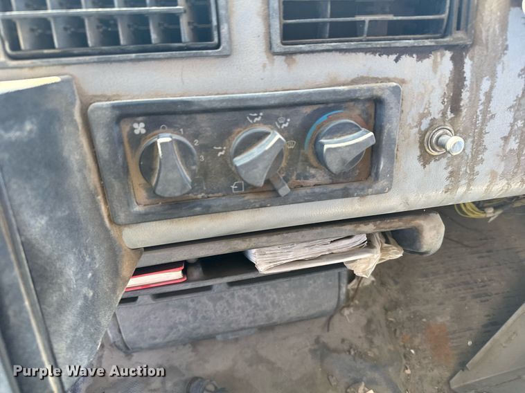 image for item NN9625 1998 Freightliner FL80 dump truck